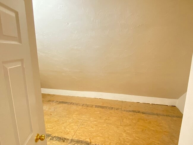 Building Photo - 99 Fellsway W