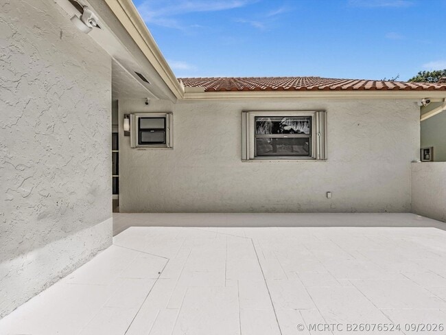 Building Photo - 21578 Altamira Ave