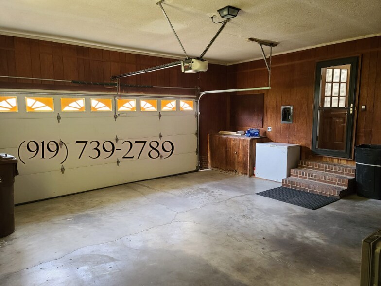 Building Photo - 3023 Huffines Dr
