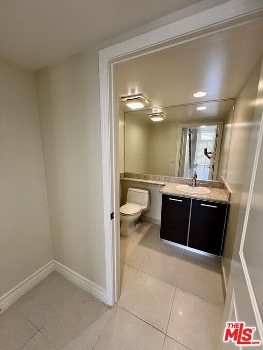 Building Photo - 1353 N Fuller Ave