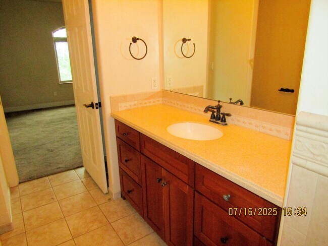 Building Photo - 1417 Fir Ct