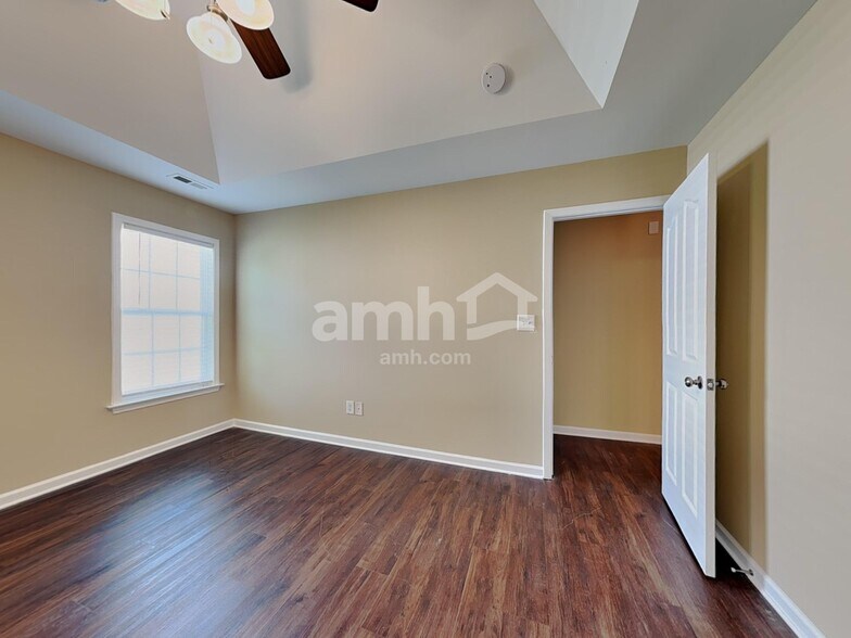 Building Photo - 2430 Joshua Ln