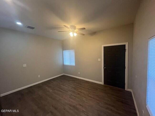 Building Photo - 8761 Lawson St