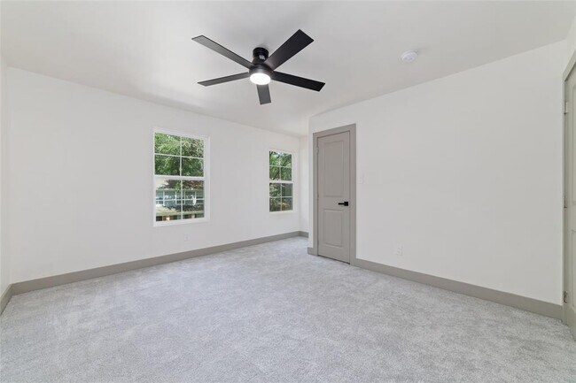 Building Photo - 11931 S Red Cedar Cir