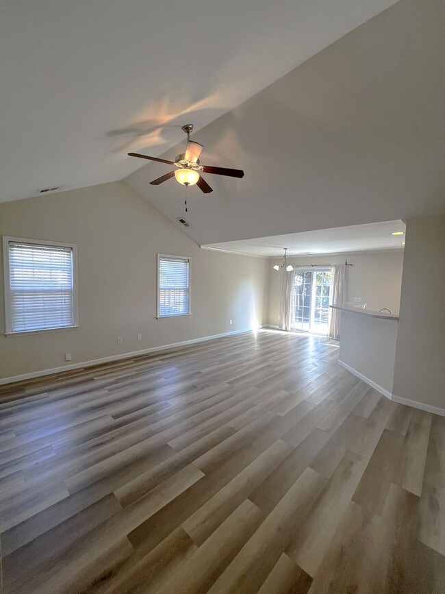 Building Photo - Windsor Park