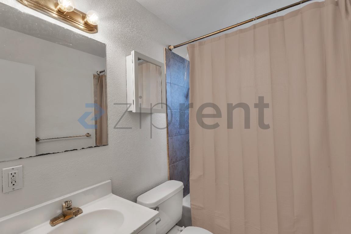 Building Photo - 417 Alamo Creek Ct