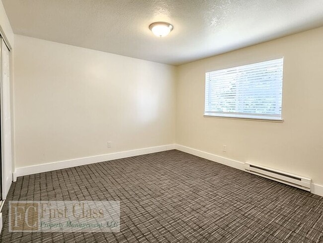 Building Photo - 3022 SE 38th Ct