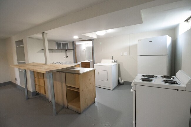 Building Photo - 1804 Sunrise Dr