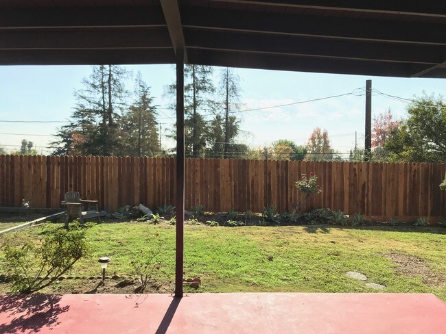 View to backyard from living/dining rom - 926 Crestview Dr