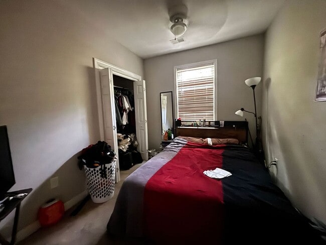 Building Photo - Available 8/15. Renovated 4 BR Home Downtown!