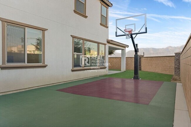 Building Photo - 3657 Bearberry Ave