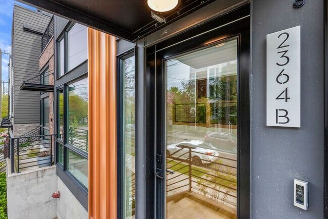 Building Photo - ULTRA-MODERN Townhome w/AC and Views in the Heart of Eastlake!