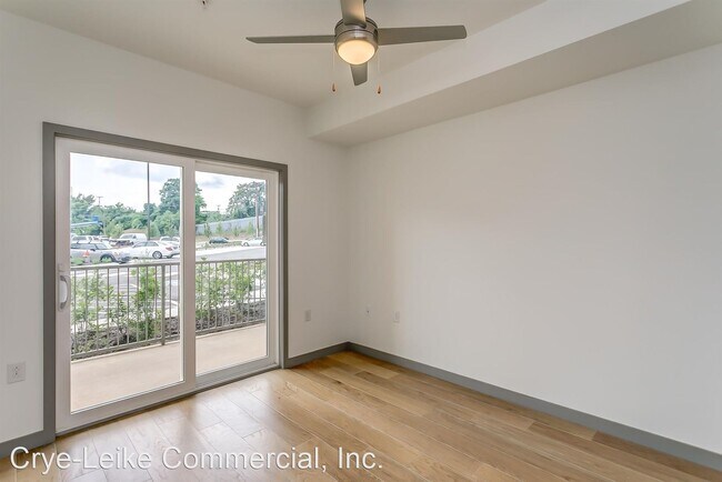 Building Photo - 1 br, 1 bath House - 400 Herron Dr. Unit 111