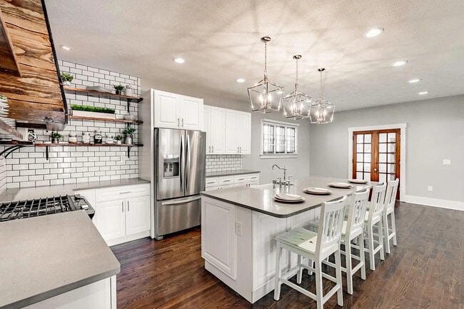 Building Photo - 304 N 43rd St