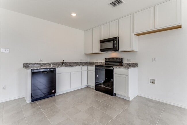 Building Photo - 127 Sunflower St