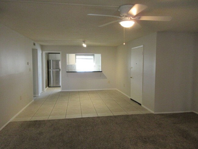 Building Photo - Sandy Cove 2 bedroom 2 bath available for ...