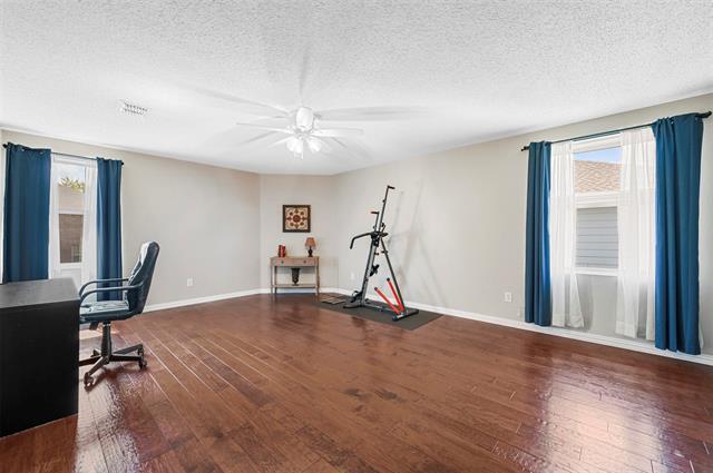Building Photo - 917 Sanden Blvd