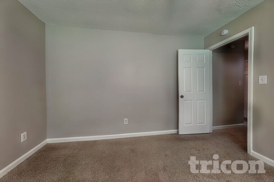 Building Photo - 5425 Brickleberry Way