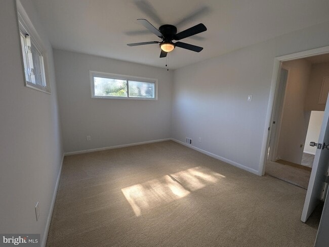 Building Photo - 6327 Willowood Ln