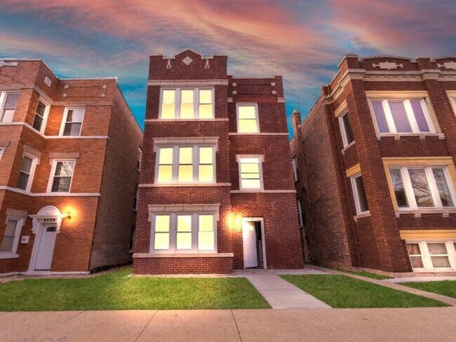 Primary Photo - 2118 S 59th Ave