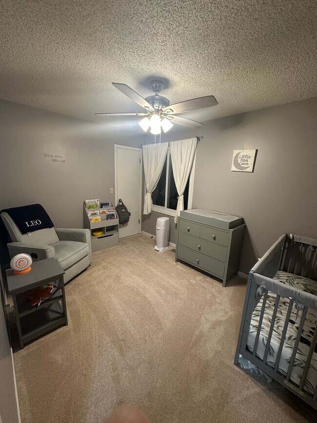 Building Photo - Beautiful 3 Bedroom Home ! Near Mcconnell ...