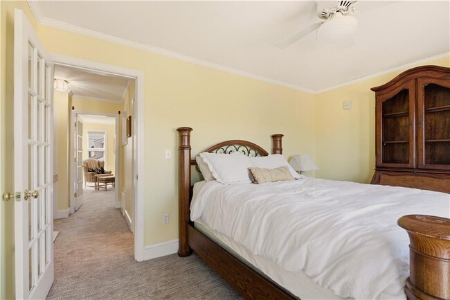 Building Photo - 216 Goddard Row