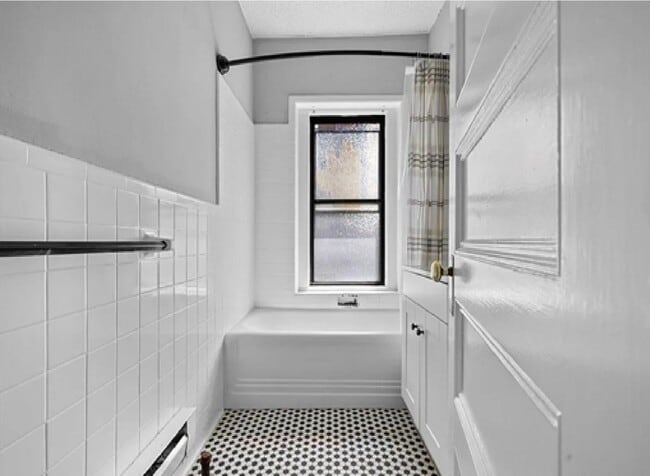 Building Photo - 857 Beacon St