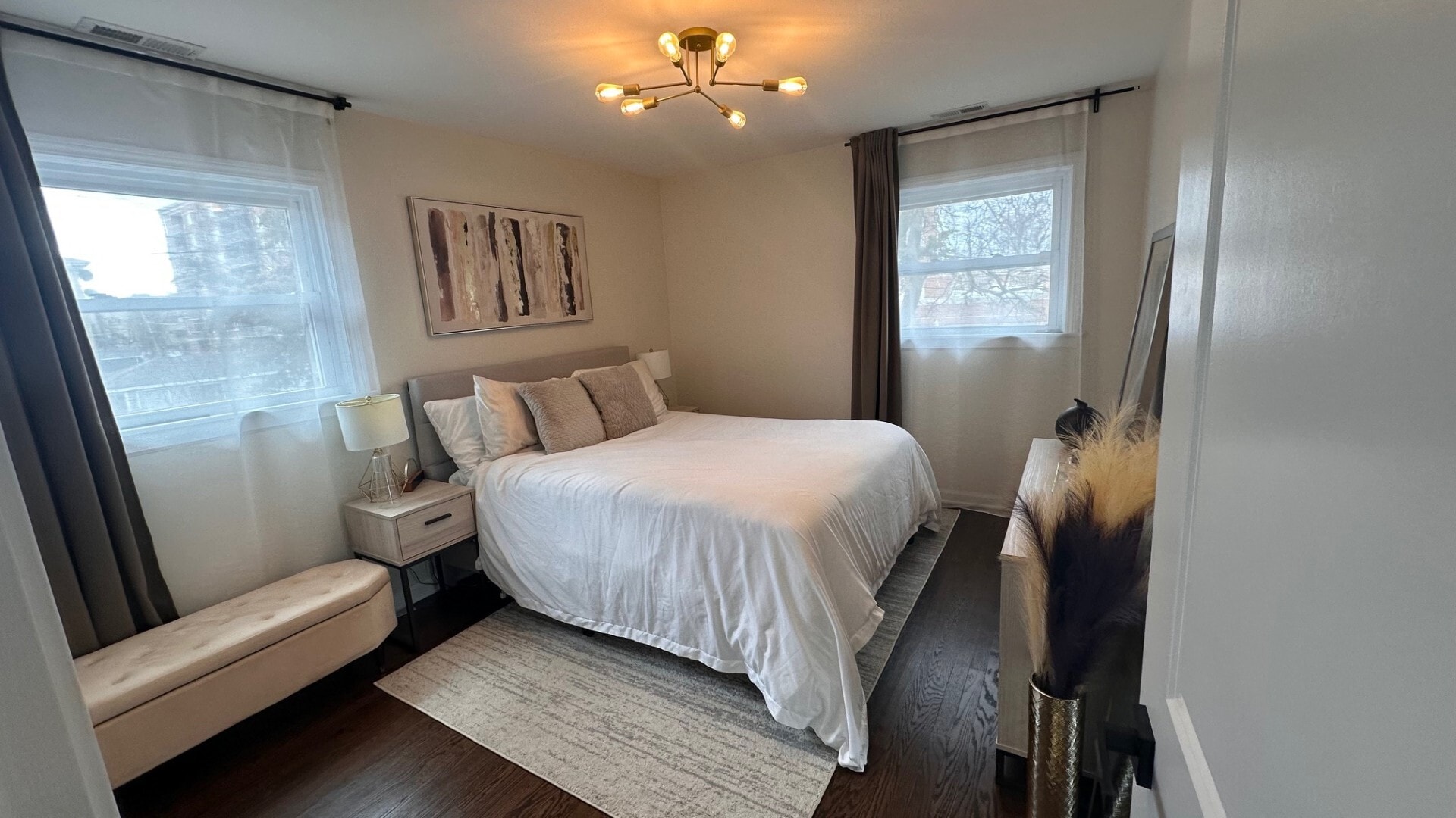 Bedroom 1 - 354 Alles St