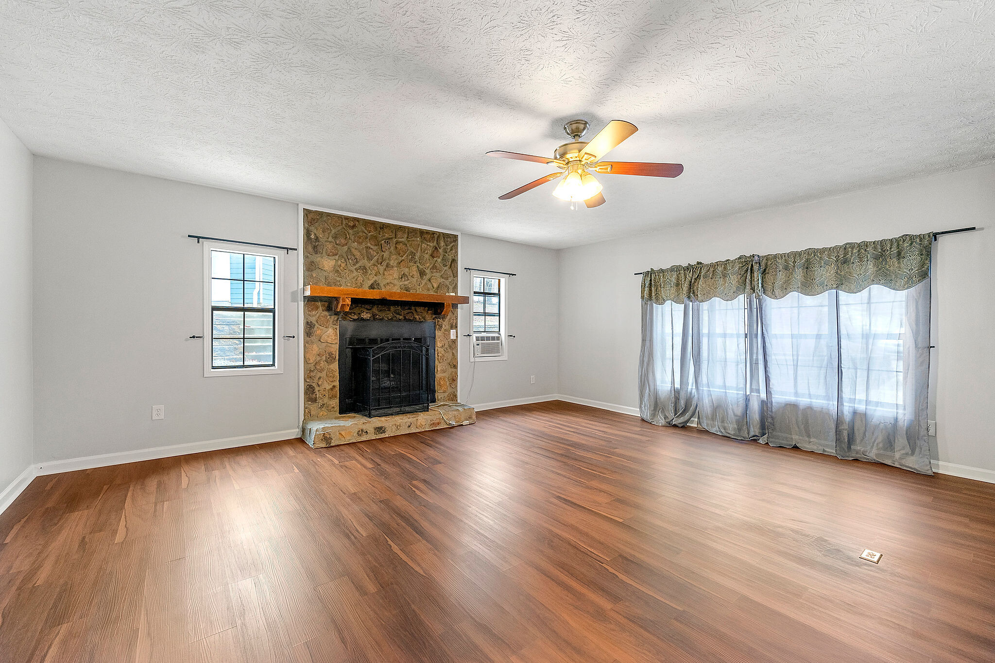 Building Photo - 249 Tony Trl SE