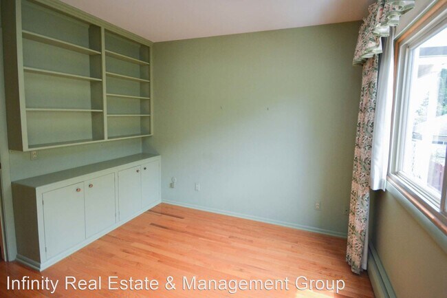 Building Photo - 2 br, 2 bath House - 410 6th Ave SW #M10