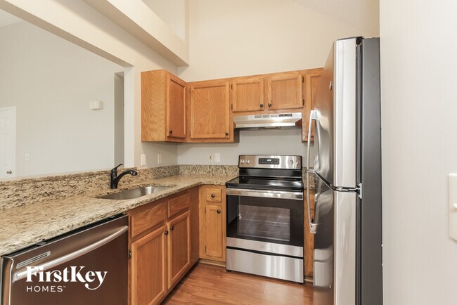Building Photo - 6202 Suntrace Way