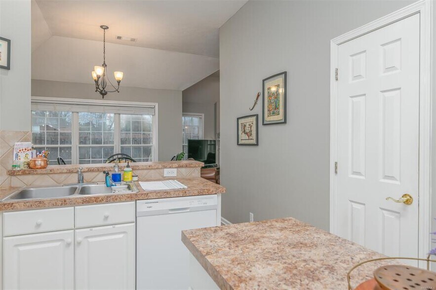 Building Photo - 9211 Hanston Pl