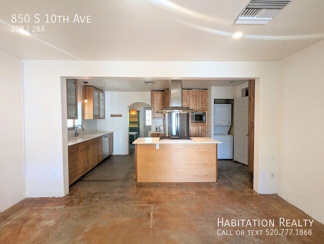 Building Photo - 850 S 10th Ave