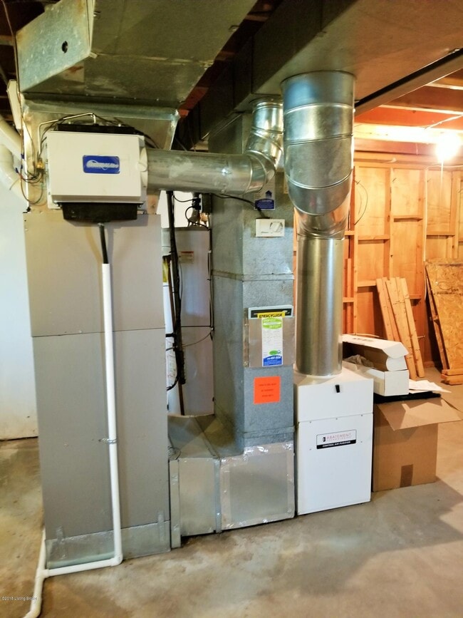 Building Photo - 8203 Camberley Dr