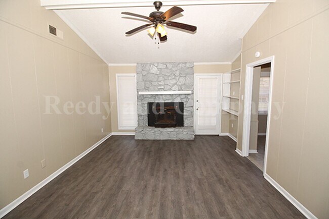 Building Photo - 5901 Tishomingo Dr