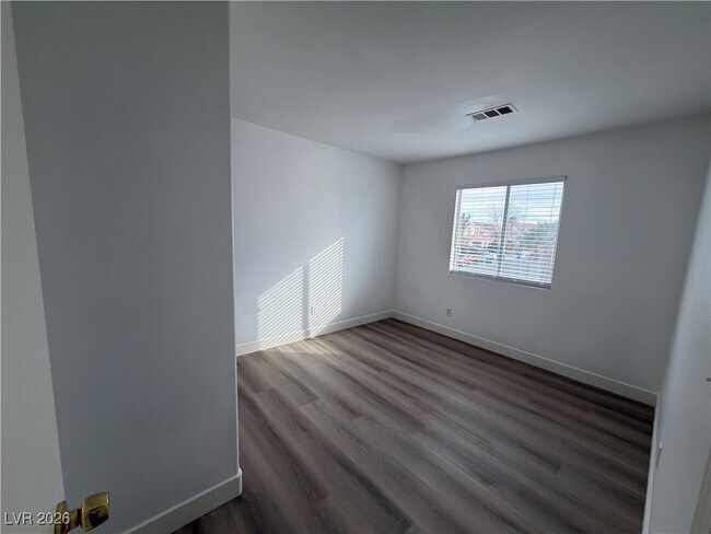 Building Photo - 7383 W Diablo Dr