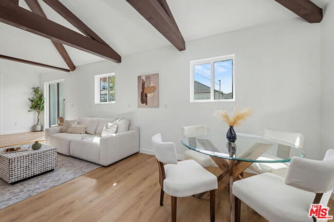 Building Photo - 2831 Overland Ave