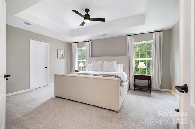 Building Photo - 2435 Alaqua Ct