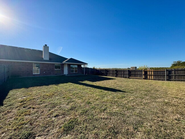 Building Photo - 3BR / 2BA Duplex in Hewitt, Texas | Midway ISD *Leasing Special Available*