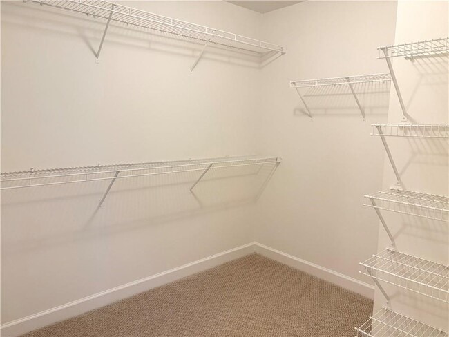 Building Photo - 204 Providence Ln