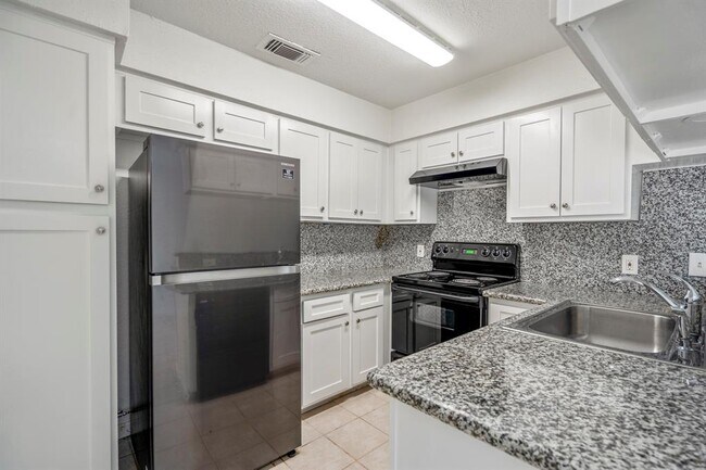 Building Photo - 2501 Bering Dr