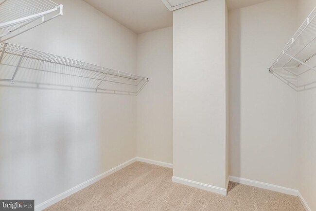 Building Photo - 385 Ensemble Wy