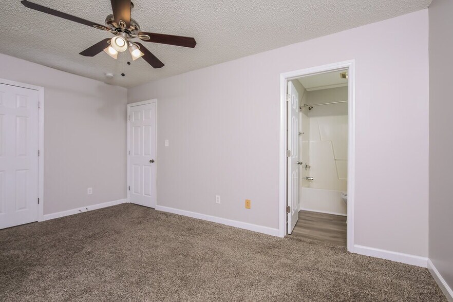 Building Photo - 101 Mayfair Ct