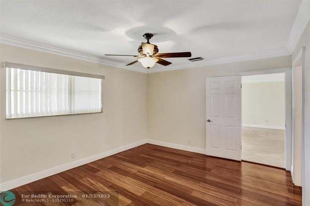 Building Photo - 361 SW 60th Ave