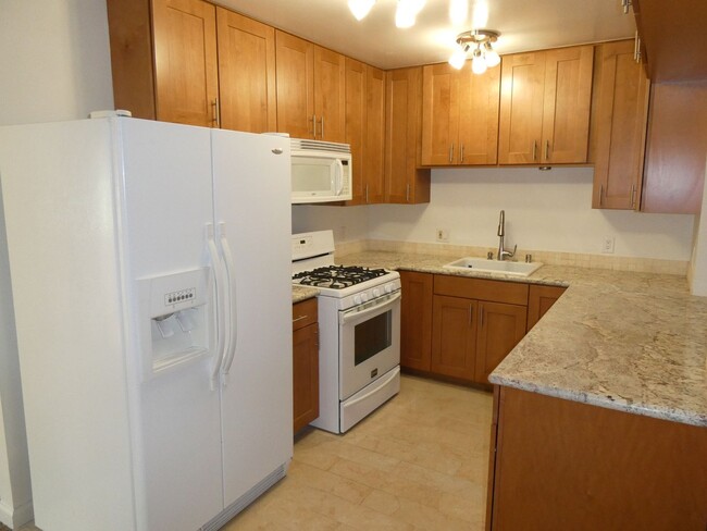 Building Photo - 2 Bedroom Home in Friendly Valley in 55+ C...