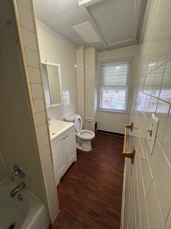 Building Photo - **AVAILABLE NOW** Desirable East Baltimore, Price reduced - Town Home For Rent!