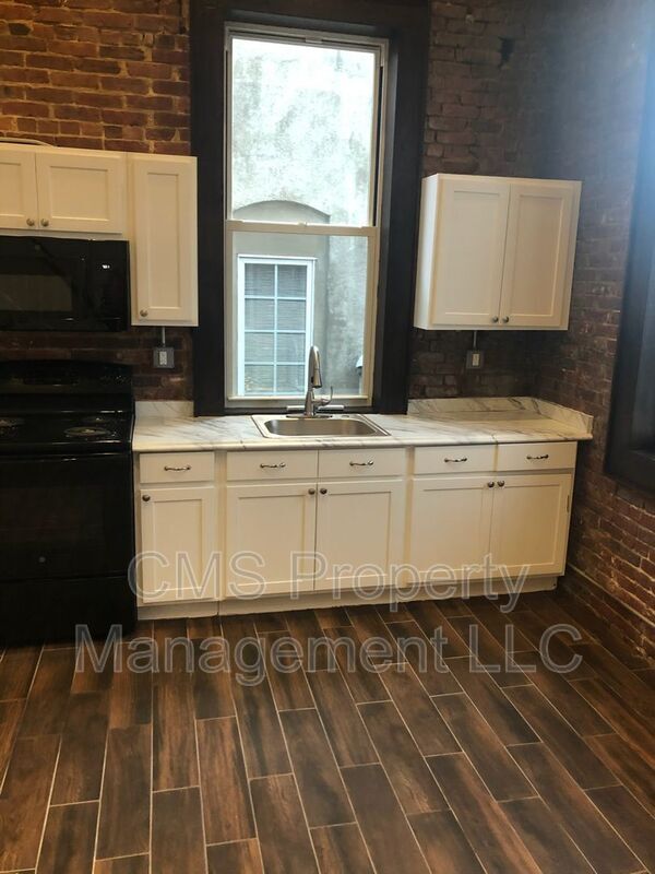 Building Photo - 36 W Front St