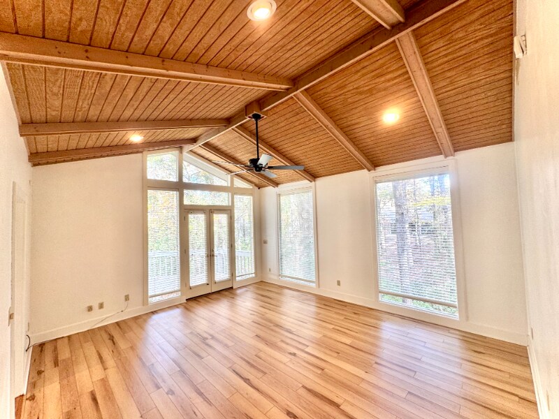 Building Photo - 1812 Seminole Rd