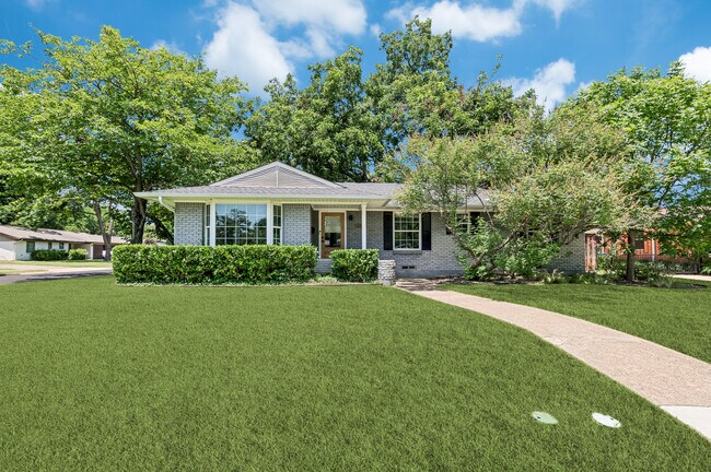 Building Photo - 7105 Bennington Dr