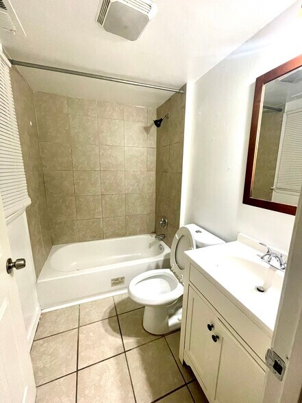 Building Photo - 1317 18th St